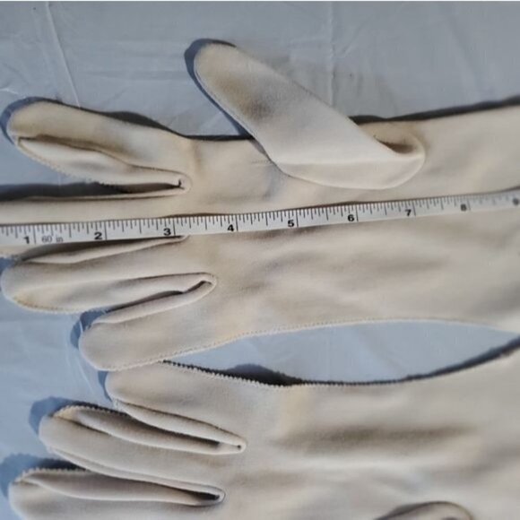 Vintage Long ~10.5" Cream Hand Pleated Stitched Gloves - Picture 4 of 5